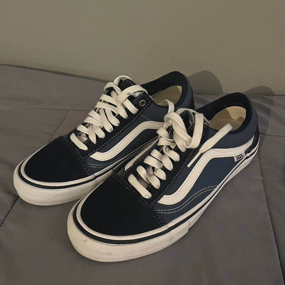 New navy blue dark blue & white vans // worn maybe once // mens 7.5 womens 9 //